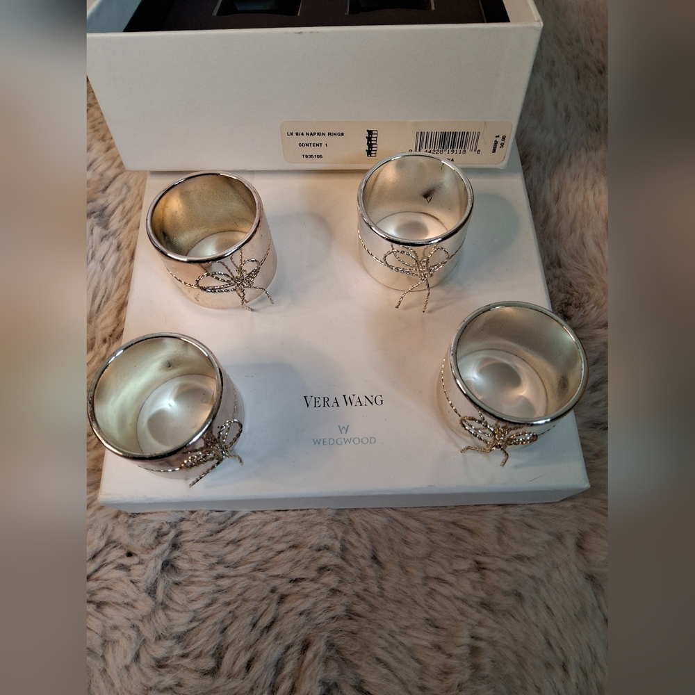 Vintage Vera Wang Silver 4 Four Napkin Rings Set with Bow Design Silverplate